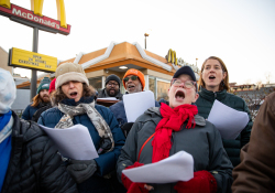 Diciembre 19, 2019: State Senator Art Haywood joined POWER to Carol for A McRaise event outside of the Chelten Avenue McDonald’s.  This was an effort to get owner Derek Giacomantonio to raise the wage of his employees to $15 an hour.