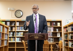 Noviembre 15, 2018: Senator Art Haywood (D-Montgomery/Philadelphia) joined Mayor Jim Kenney, State Representative Isabella Fitzgerald, State Representative Chris Rabb, Director of the Governor’s Southeast Regional Office Nedia Ralston, District Representative for Congressman Dwight Evans, Numa St.Louis, and Free Library President Siobhan A. Reardon for a check presentation of $1 million at the West Oak Lane Library in Philadelphia.