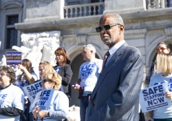 Octubre 24, 2023: Sens. Haywood and Collett were joined by Democratic colleagues and health-care professionals today on the steps of the Capitol to call for Senate passage of the Patient Safety Act, which passed the House in Junio.