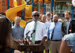 Septiembre 4, 2019: State Sen. Art Haywood  led a Clean Energy rally in Abington Township to propose a clean-energy bill that would slash carbon emissions from the electric power sector at least 90 percent by 2040.