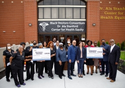 Mayo 16, 2022 – Senator Art Haywood, Senator Vincent Hughes , and House Democratic Leader Joanna McClinton hosted a check presentation and press conference at the Dr. Ala Stanford Center for Health Equity (ASHE) in Philadelphia. They presented a $2.8 million check to the Pennsylvania School-Based Health Alliance for behavioral health services in school-based health centers and a $1 million check to the Black Doctors Consortium for health programs assistance and continued growth.