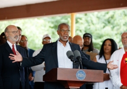 September 7, 2022: Senator Art Haywood joins Gov. Wolf and colleagues to announce an additional $100.5 million to help prevent gun violence in Pennsylvania.